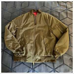 A/ Bomber Jacket, Killion Standard Issue MA-1, Color Olive.